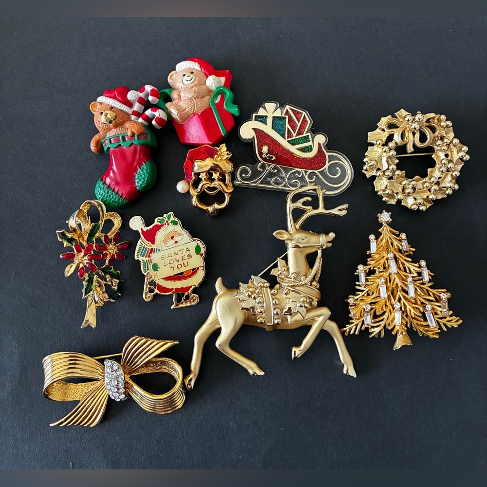 Festive Christmas Brooches (set of 10)